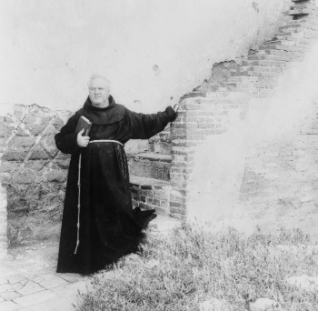 History of San Luis Rey de Francia 6 | California Missions Father Joseph Jeremias O’Keefe standing at the brick steps of Mission San Luis Rey - 1900